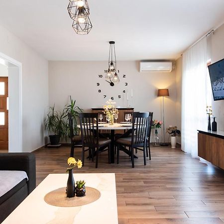 Superior Apartment Sincic ポレッチ エクステリア 写真