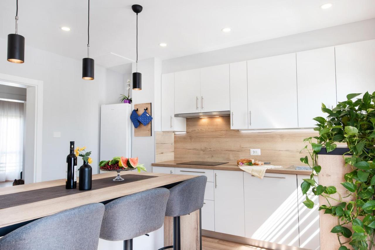 Superior Apartment Sincic ポレッチ エクステリア 写真