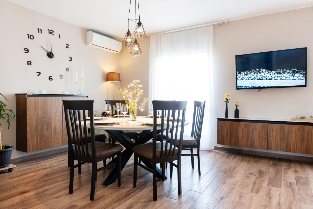 Superior Apartment Sincic ポレッチ エクステリア 写真