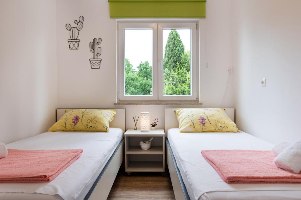 Superior Apartment Sincic ポレッチ エクステリア 写真
